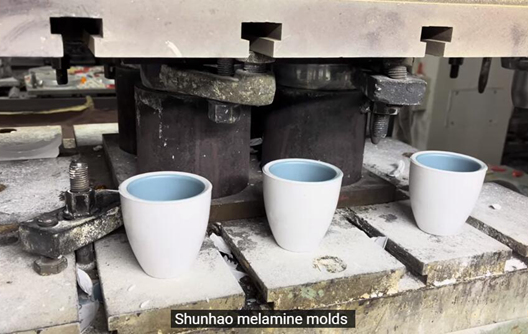 Nhà máy Shunhao Sản xuất bộ đồ ăn Melamine 2 màu
    